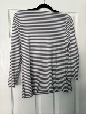 Old Navy Gray and White Striped 3/4 Sleeve Boatneck Classic Tee